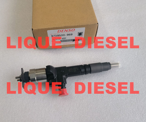 LA CHINE Injecteur de carburant DENSO 9709500-969 095000-9690 1J500-53053 1J50053053 pour le KUBOTA V3800 fournisseur